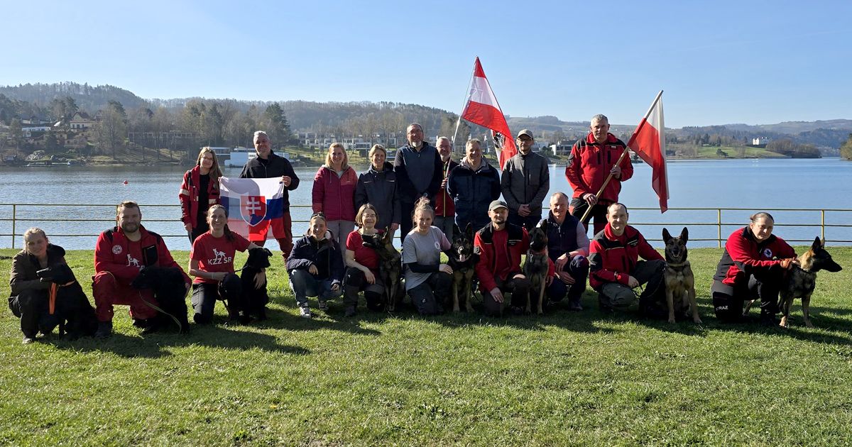 Międzynarodowy trening psów ratowniczych